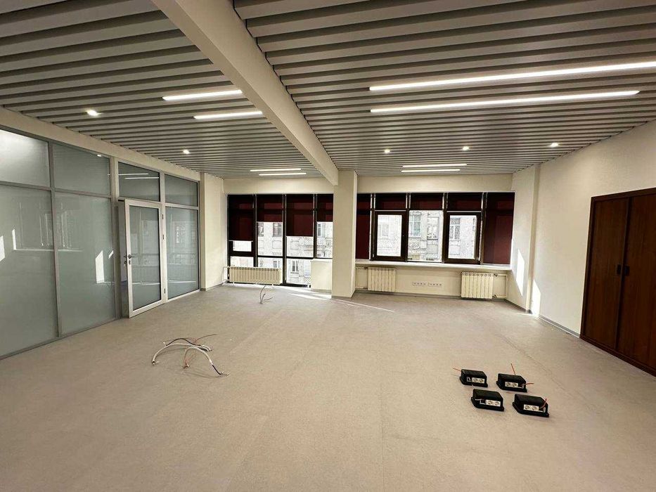 Продажа офиса 400 кв.м. с VIP ремонтом. Золотые ворота. Бизнес-центр.