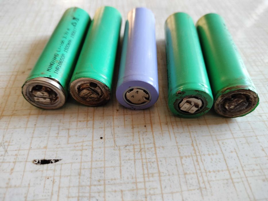 Ogniwa od hulajnogi sprawne 3,7V, 4x1500, 1x2000 mAh