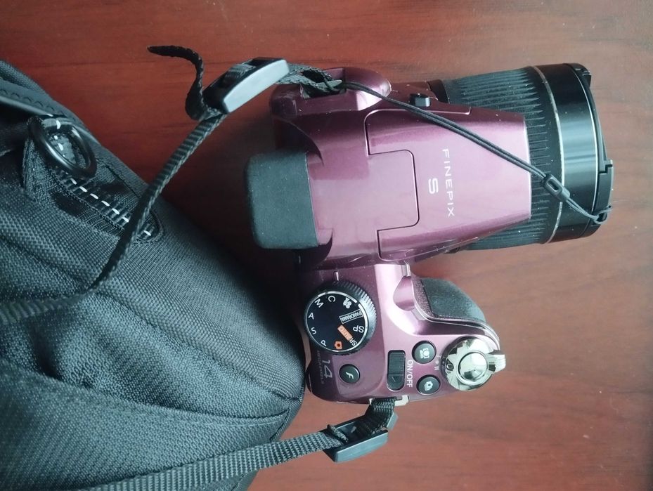 Новый фотоаппарат Fujifilm FinePix S4080 Plum+сумка Lowepro Rezo TLZ10