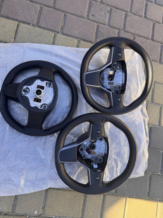 Кермо Tesla Model 3 Y