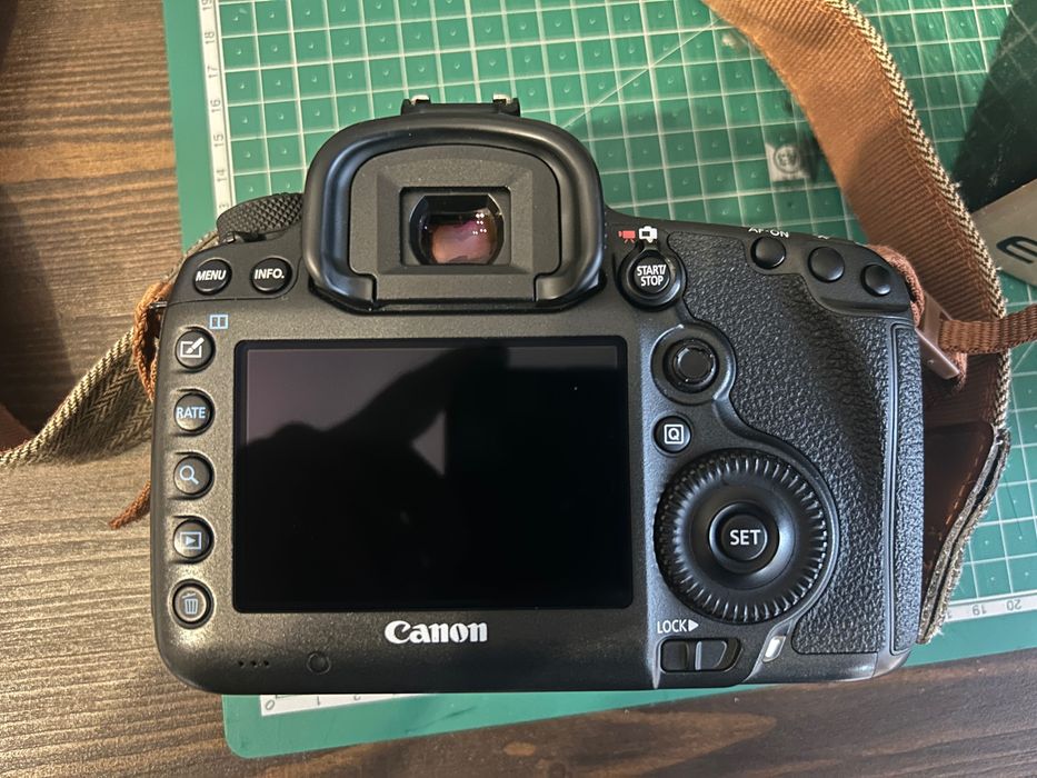 Canon 5DS 50MPX corpo muito bem estimada