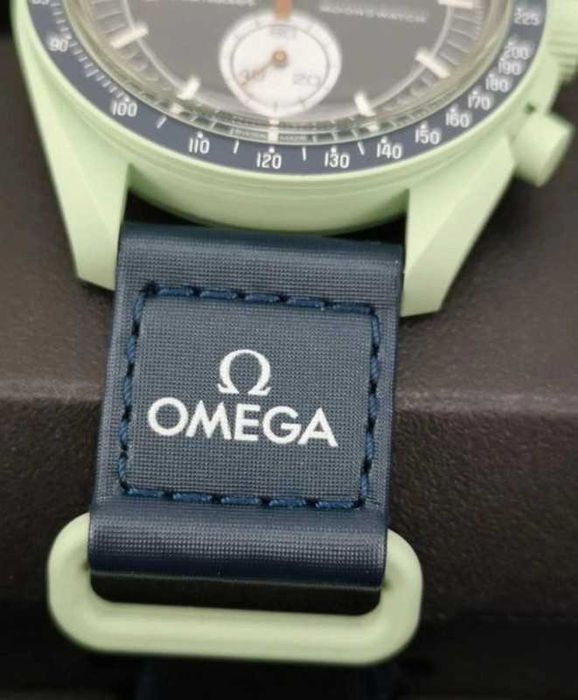 Nowy Omega x Swatch SO33G100 Earth - Kosmiczny model z ekologiczną