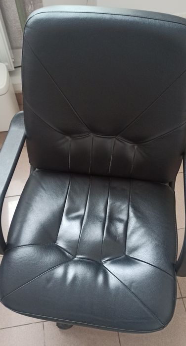 Продам офисное кресло руководителя. Отличное состояние.