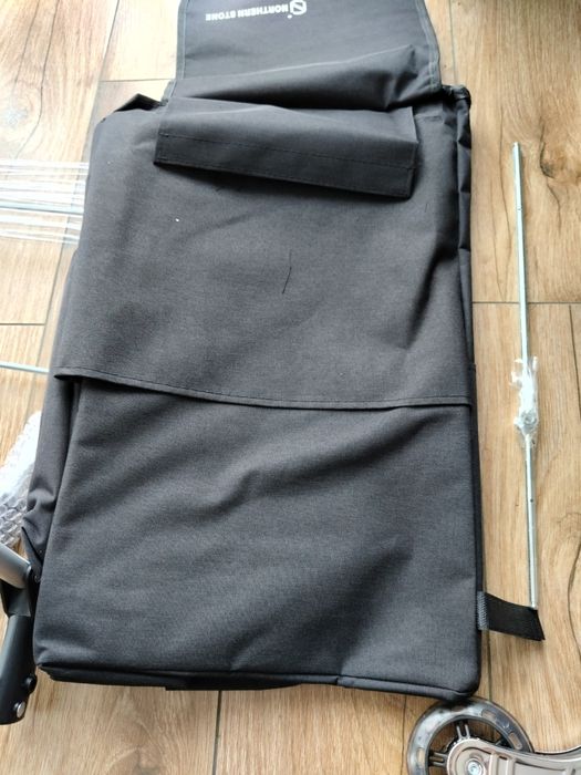 Wózek, torba na zakupy, łatwe wchodzenie po schodach