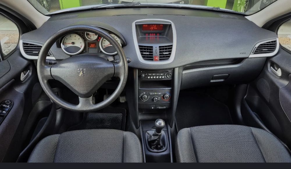PEUGEUT 207 1.4 70 KW