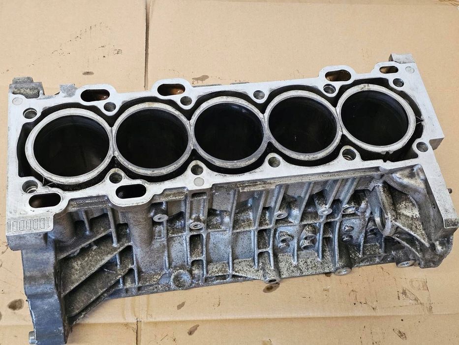 blok silnika volvo s80 v70 xc70 xc60 v50 s40 c30 c70 2.5t 30677776
