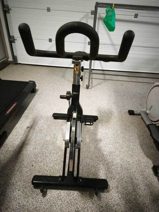 Bicicleta spinning de ginásio BH SB2 Pro linha semi-profissional excelente estado