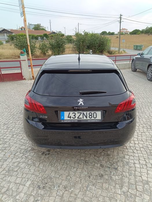 Peugeot 308 — fotografia 2