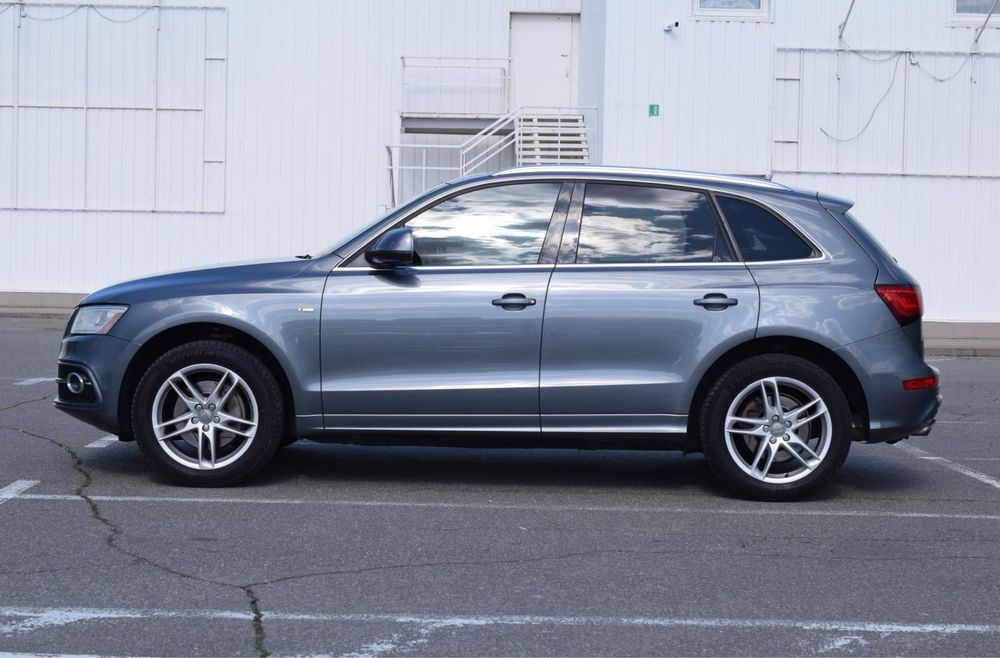 Продам Аudi Q5 3.0 TFSI Quattro S-Line Prestige