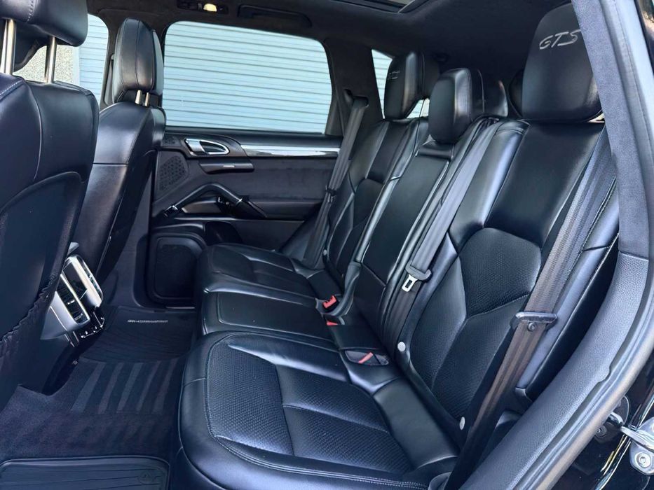 Porsche Cayenne      2017