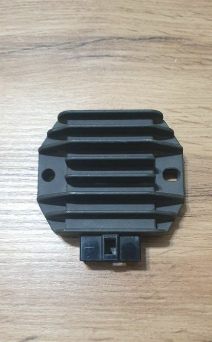 Реле зарядки,  регулятор напруги Yamaha SH640D-12.