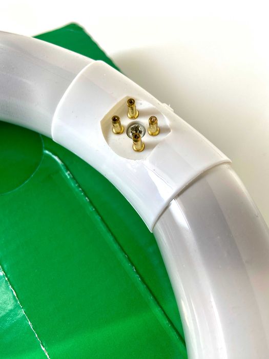 Lâmpada fluorescente circular 22W425518344554434564