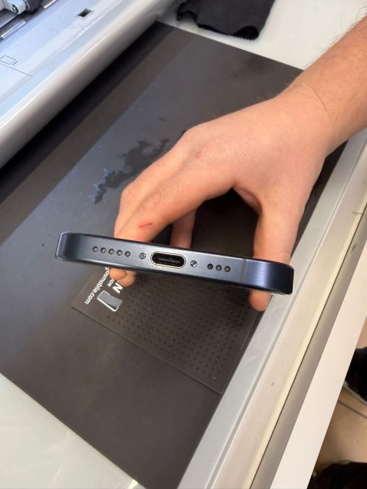 Iphone 15 pro 128gb 88% baterii