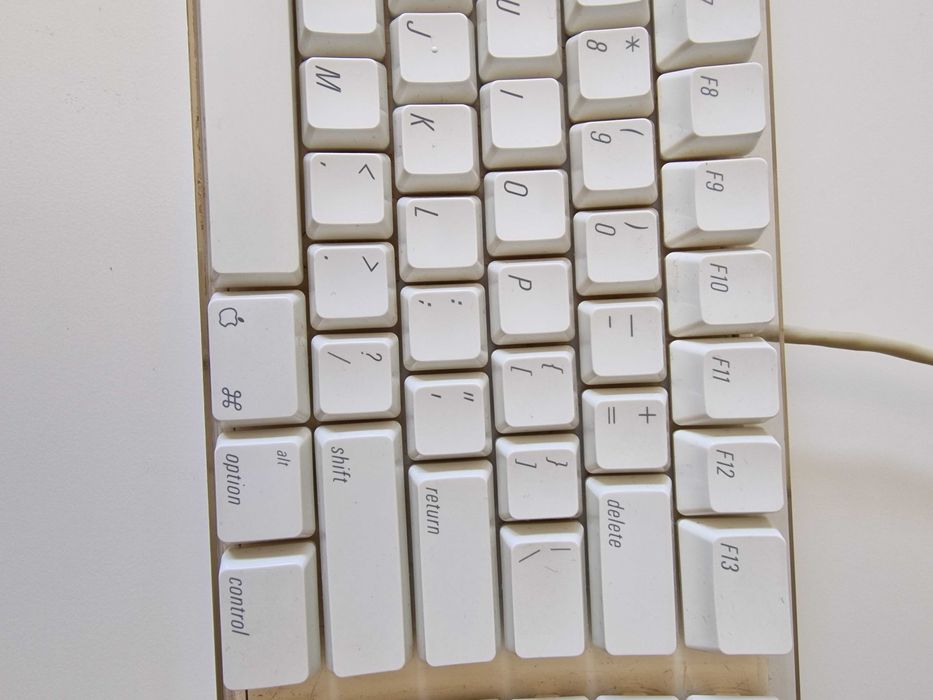 Teclado Apple (A1048)