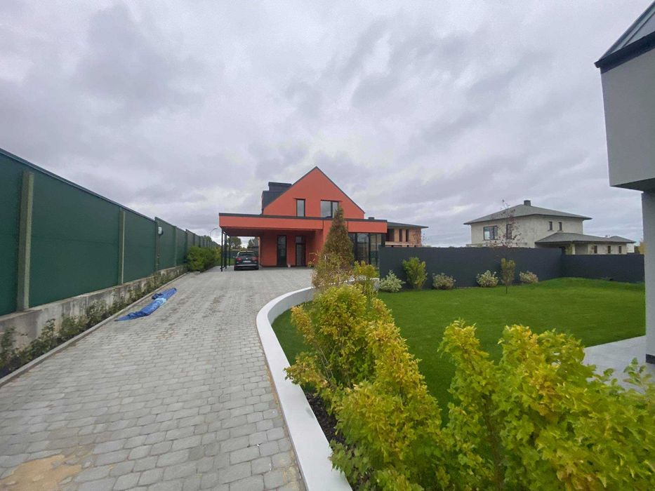 Продам Современый Дом в коттеджном городке Green Town .