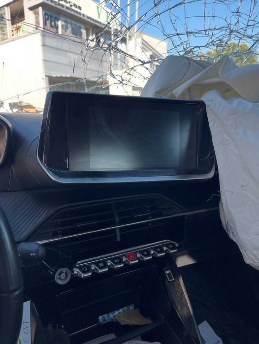 Peugeot 208 para peças 2021!