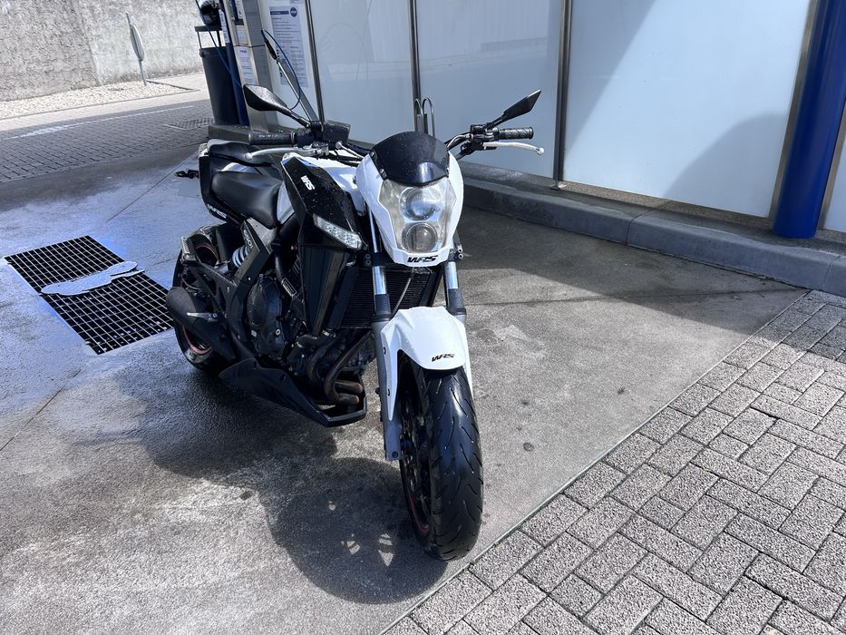 Vendo Cf moto NK650 i
