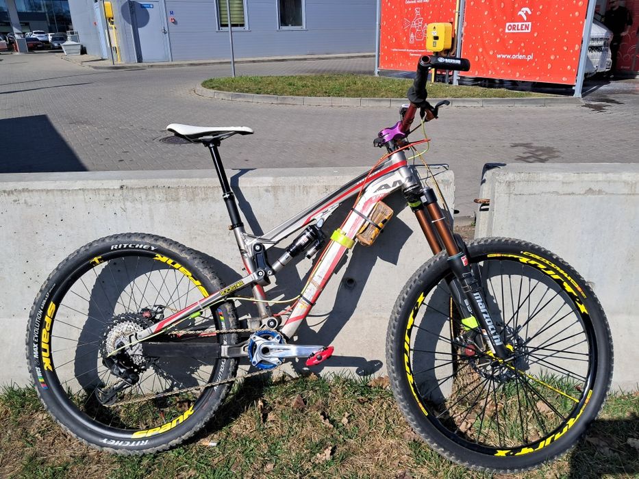 Nukeproof am 275 crossmax  hope pro 4