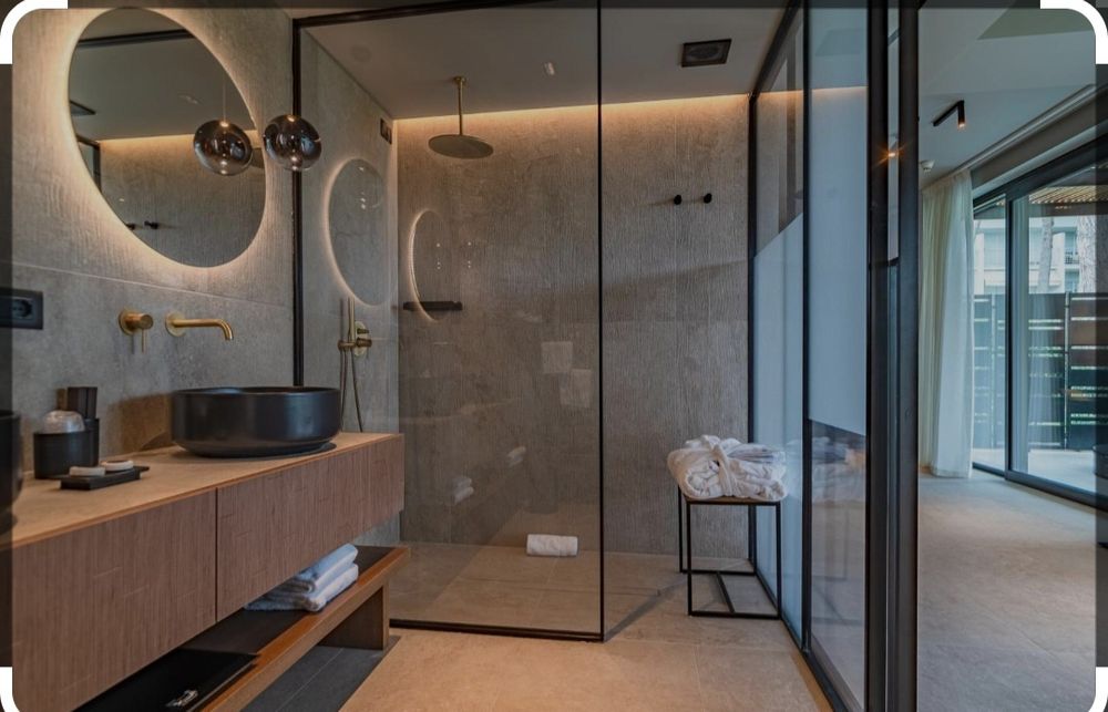 Днепровский, Центр. 2, 3 этажи. Разные варианты.