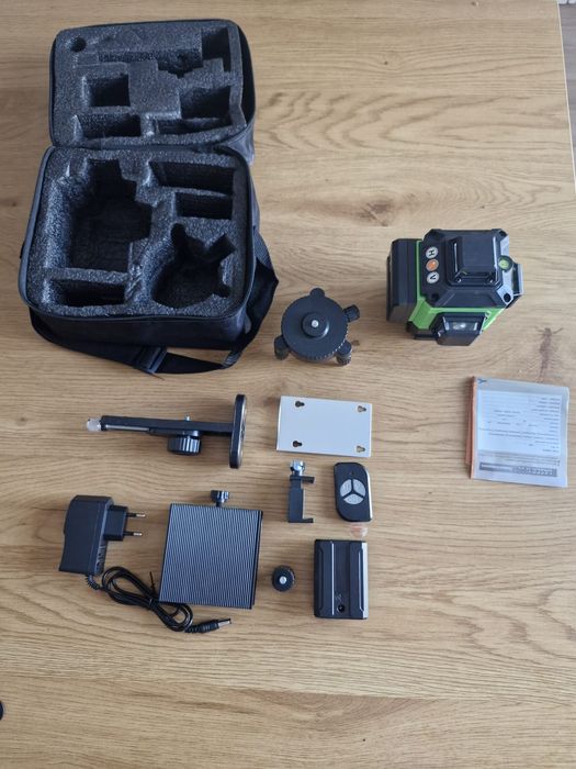 Nível laser autonivelante 16 linhas Novo com 2 baterias