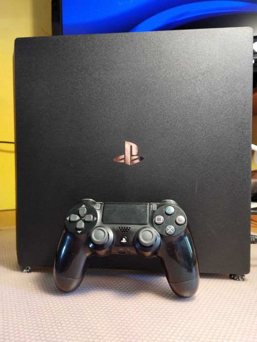 PlayStation 4 Pro 1TB + pad + okablowanie | po serwisie | PTM