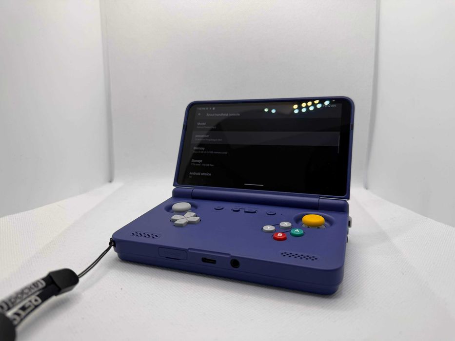 Retroid Pocket Flip 2 - Snapdragon 865 / 8gb ram