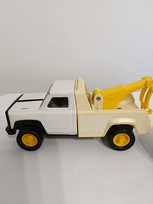 Zabawka holownik Tonka