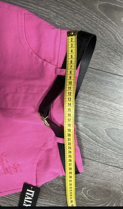 Стильні розові шортики