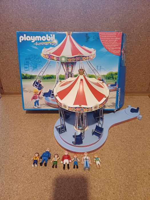 Playmobil carrocel com caixa e figuras