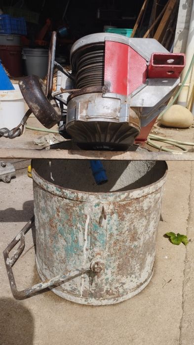 Guincho eléctrico extensível com balde