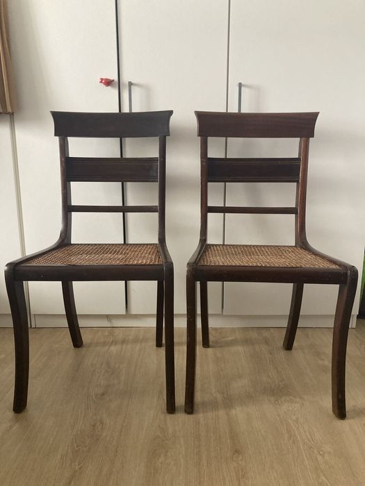 Par de cadeiras em palhinha