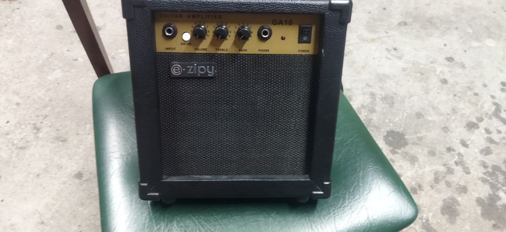 Amplificador de guitarra ( elétrica)