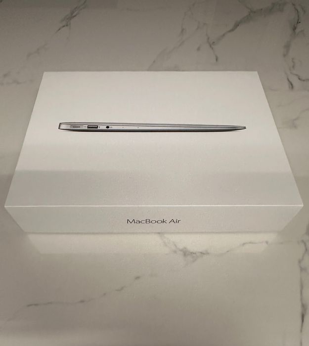 MacBook Air 13" 2017 i5 (com carregador e caixa, ótimo estado)