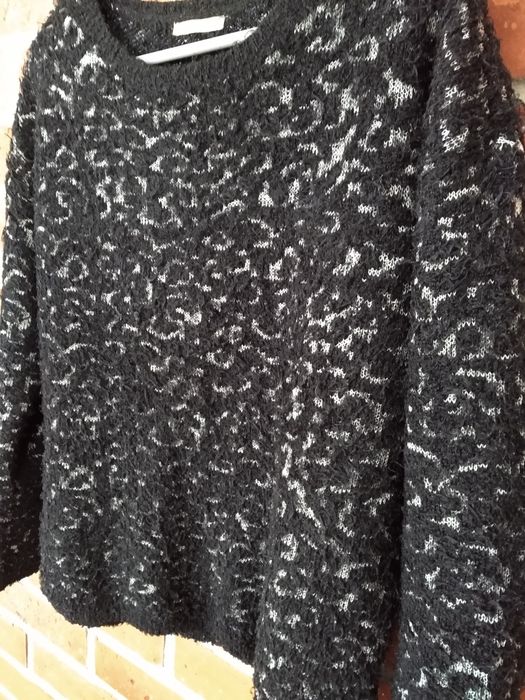 Ciepły miękki sweter włochaty w centki Orsay