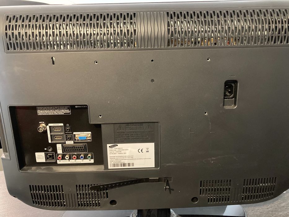 Tv Samsung apenas com entrada da alimentação queimada