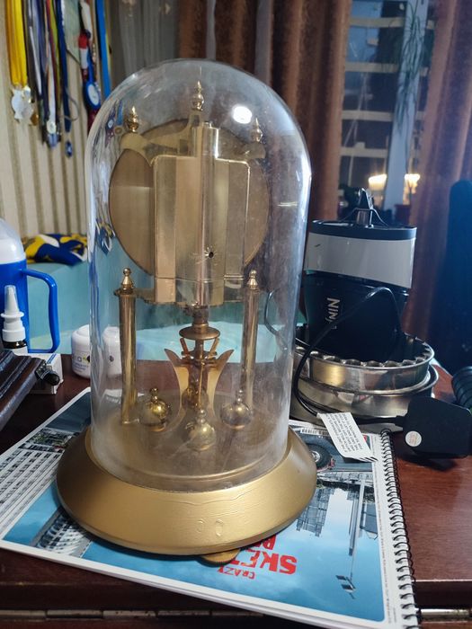 Винтажные часы продам