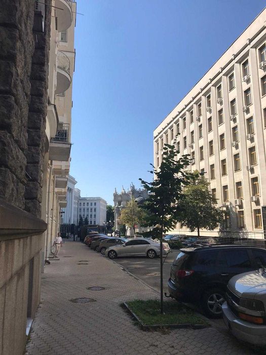 Без комісії! 2-к квартира з евроремонтом в центрі на Банковій. 72 м.кв