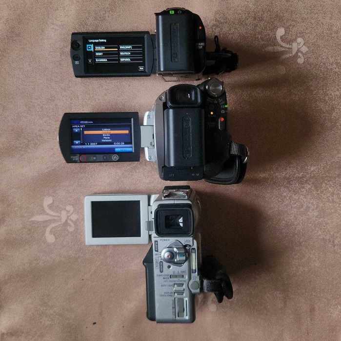 Три відеокамери Sony одним лотом Sony HDR-CX190 Sony DCR-DVD508 Sony DCR-PC3E
