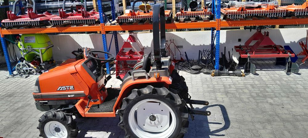 Kubota ASTE A-17/4x4/3cilindros/arco proteção/Impecável