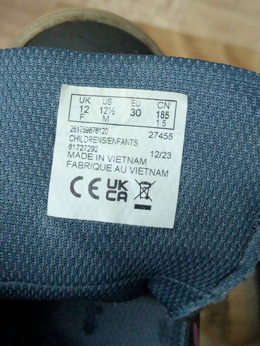 Черевики фірми Clarks