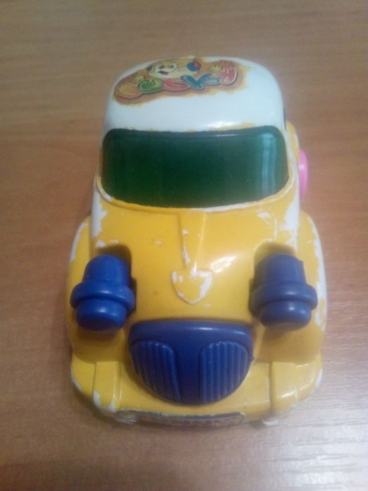 Маленькая машинка.