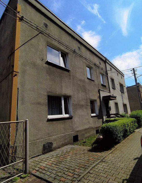Mieszkanie do remontu, bez czynszu, 65 m², duże pokoje, piwnica, ogródek - Więcej