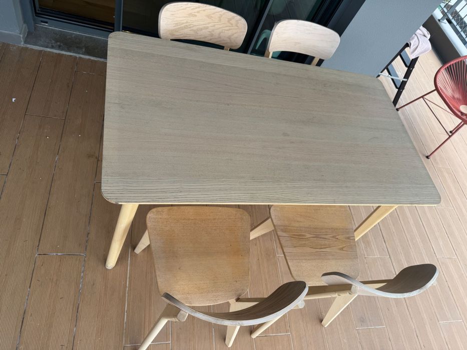 Conjunto de Mesa LISABO de Jantar com 4 Cadeiras