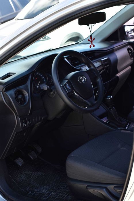 Toyota Corolla 2017р. 1.3 бензин офіційна [Перший внесок від 20%]