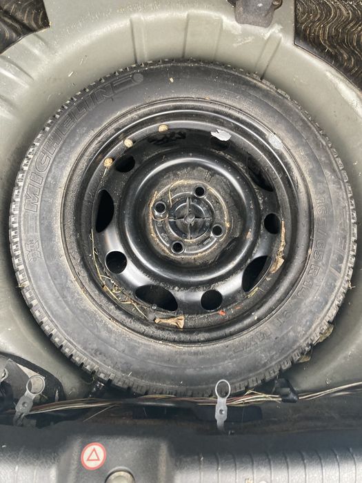 Pneu suplente - Opel Corsa B