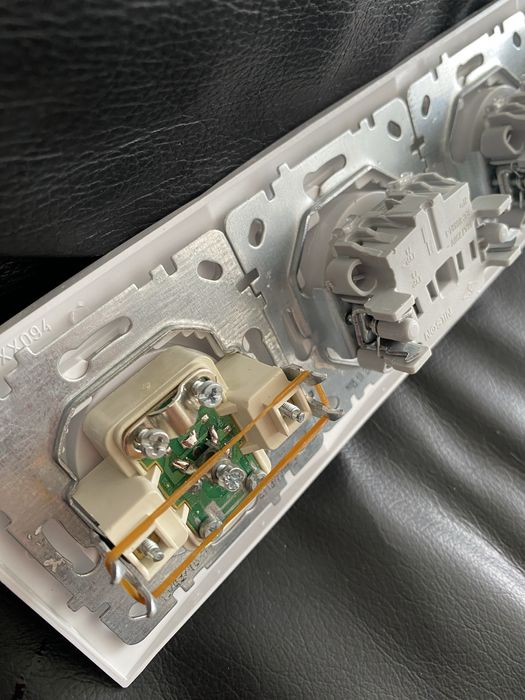 Nilson Touran 3 розетки і тв