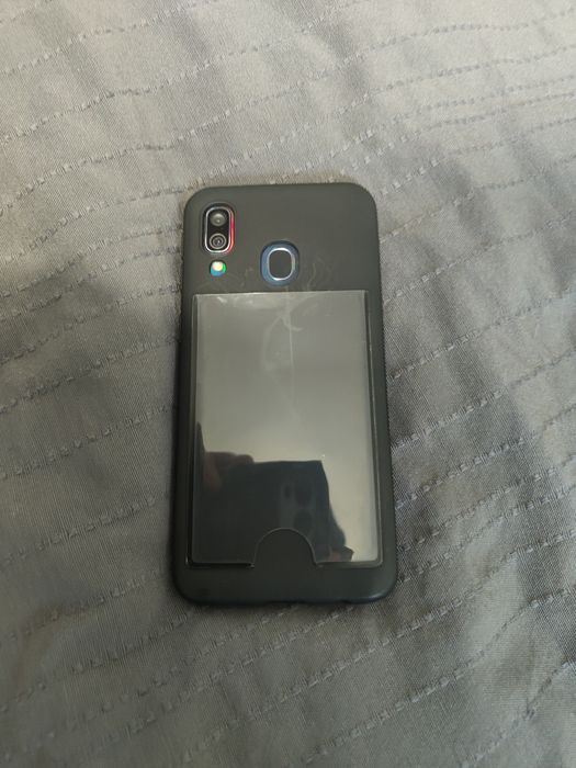 Smartfon Samsung Galaxy A40 4/64 4 GB RAM telefon komórkowy