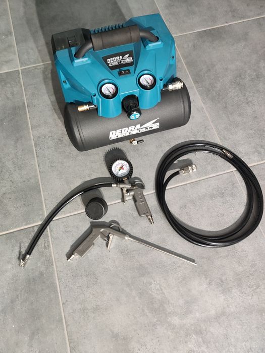 Kompresor Dedra DED7077V + wąż DED70771 + pistolety – komplet, stan bdb