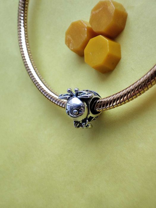 charms zawieszka srebro 925 pszczoła Bee mine