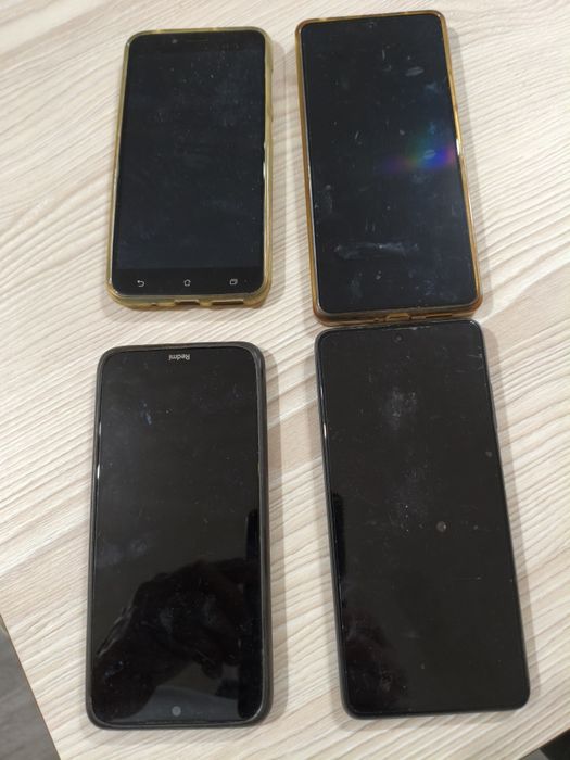 Quatro smartphones